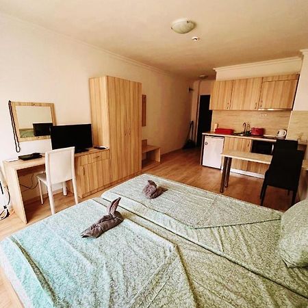 Lovely Studio Apartment On The Beach Burgas Exterior foto