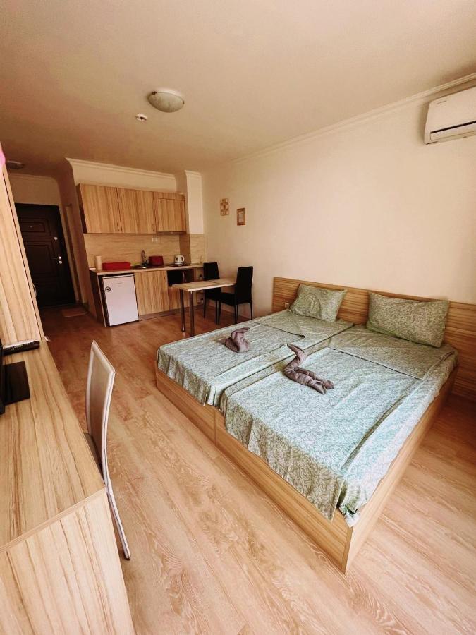 Lovely Studio Apartment On The Beach Burgas Exterior foto